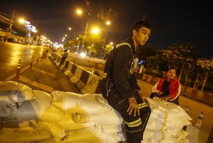 The barricades at night time. ©Reuters