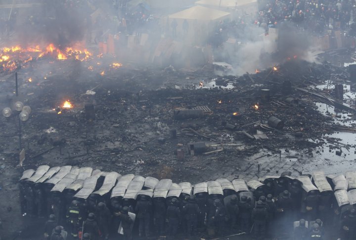 Riot police preparing to storm barricades at Maidan. ©Reuters 