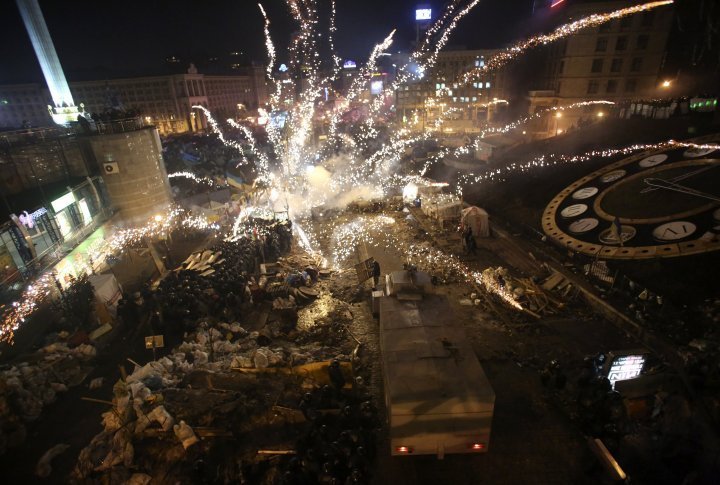 The barricade is under attack. ©Reuters