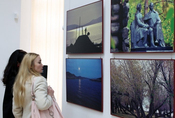 Actress Olga Landina at the exhibition.