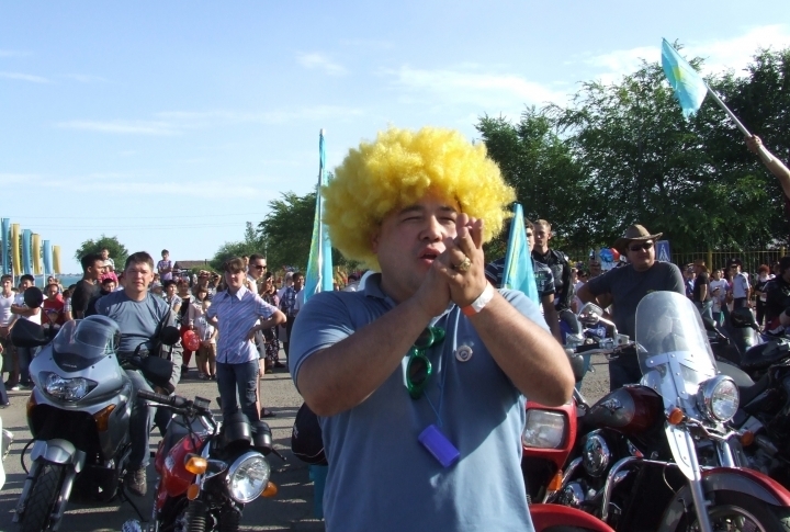 Bike-parade in Balkhash. ©Roza Yessenkulova 