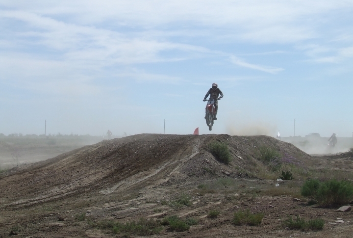 Roma Shevelev from Almaty won motocross. ©Roza Yessenkulova 