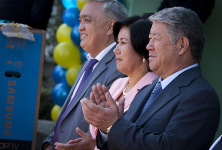 Almaty Akim (Mayor) Akhmetzhan Yessimov (R). Photo by Vladimir Dmitriyev©