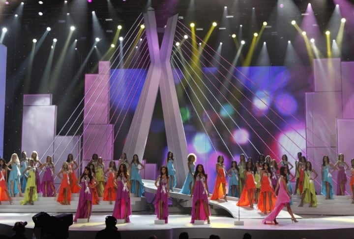 Miss Universe 2011 contestants stand on stage during the pageant in Sao Paulo September 12, 2011. ©REUTERS/Paulo Whitaker