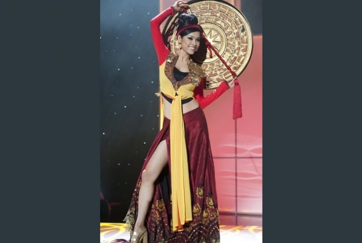 Miss Universe Vietnam 2011 Vu Hoang My pre-tapes in her national costume onstage at Credicard Hall in Sao Paulo September 7, 2011. The contestants are in Sao Paulo for the 2011 Miss Universe pageant which will be held on September 12. ©REUTERS/Patrick Prather