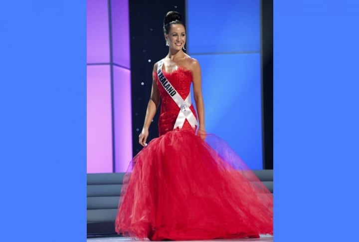 Miss Universe New Zealand 2011 Priyani Puketapu competes in the evening gown presentation show at the Credicard Hall in Sao Paulo September 8, 2011. The contestants are in Sao Paulo for the 2011 Miss Universe pageant which will be held on September 12. ©REUTERS/Patrick Prather