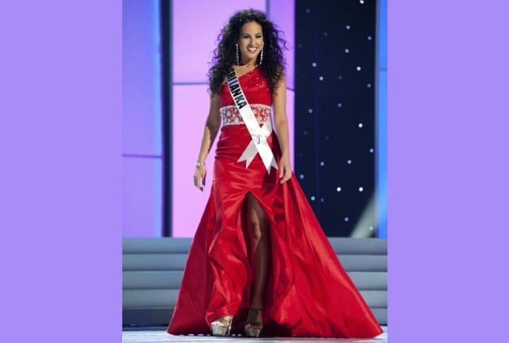 Miss Universe Sri Lanka 2011 Stephanie Siriwardhana competes in the evening gown presentation show at the Credicard Hall in Sao Paulo September 8, 2011. The contestants are in Sao Paulo for the 2011 Miss Universe pageant which will be held on September 12. ©REUTERS/Patrick Prather