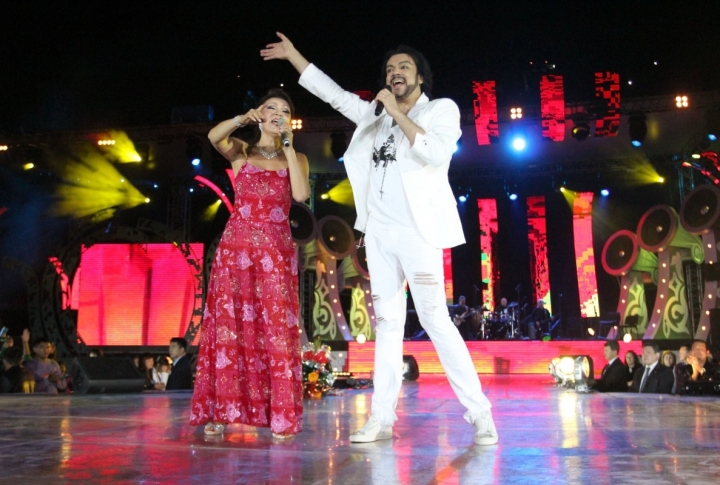 Duet: Dariga Nazarbayeva and Filipp Kirkorov. Photo by Yaroslav Radlovskiy©