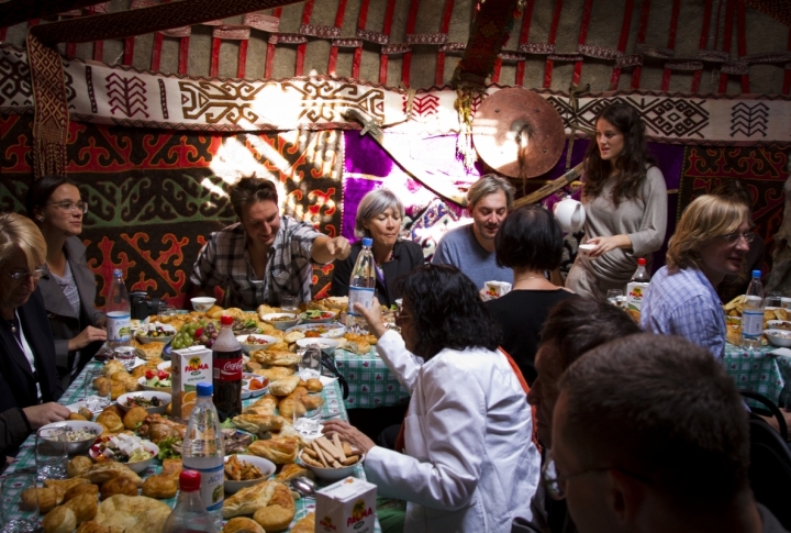 Foreign guests had an opportunity to find out about Kazakh generosity and hospitality. <br>Photo by Vladimir Dmitriyev©