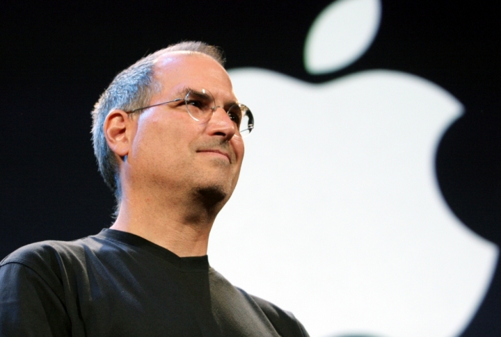 Steve Jobs speaks during a special event in Tokyo August 4, 2005. <br>©REUTERS/Toshiyuki Aizawa