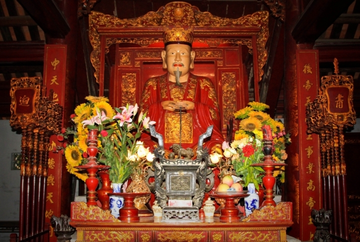 Tourists come to the temple every day