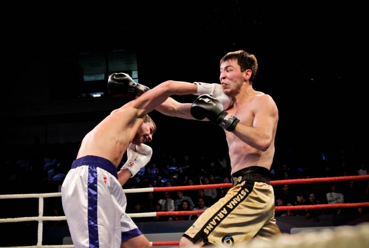 Daniyar Ustembayev vs Aleksander Gvozdik. Photo by Danial Okassov/Tengrinews©