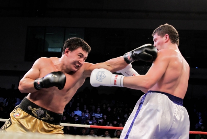 Ruslan Myrsatayev vs Sergei Kalchugin. Photo by Danial Okassov/Tengrinews©