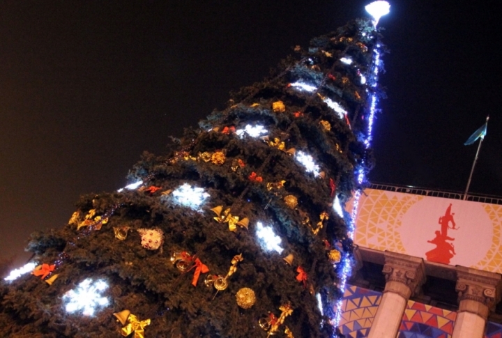 Almaty at New Year's Eve. Photo by Yaroslav Radlovskiy©