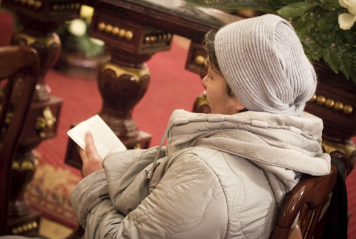 Reading prayers. Photo by Vladimir Dmitriyev©