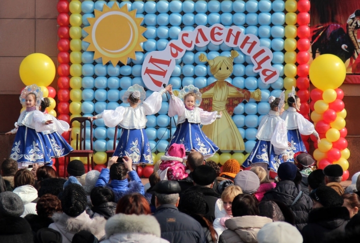 Performance of the folk bank. Photo by Yaroslav Radlovskiy©