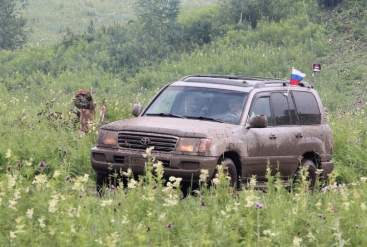 Long rains made the complicated road to the camp even more difficult. Photo by Vladimir Prokopenko©