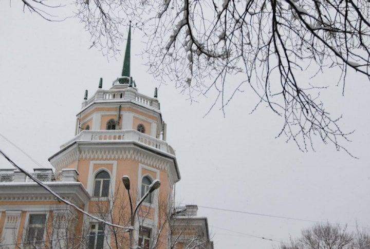 Tower at the crossing of Tole bi and Panfilov streets. ©Tengrinews.kz