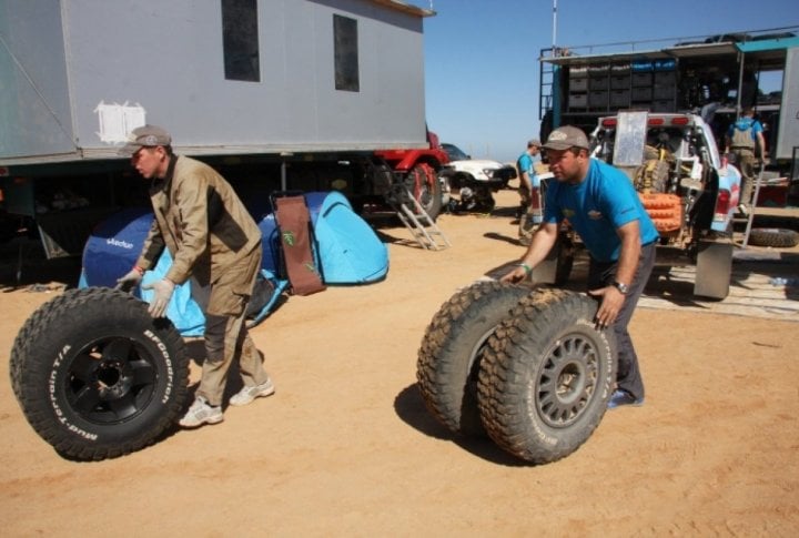 Technical works in Astana crew's camp. Tengrinews.kz© 