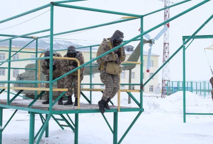 Training at air-borne complex. Photo by Marat Abilov©