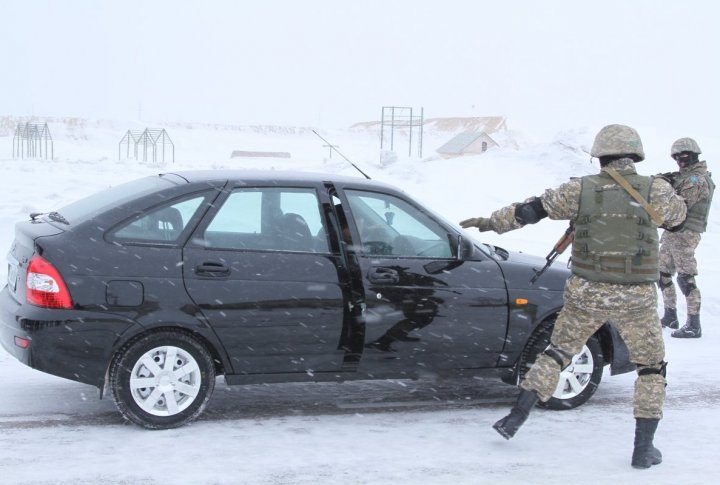 Vehicles check-up training. Photo by Marat Abilov©