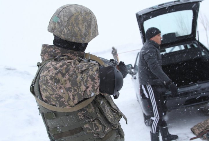 Vehicles check-up training. Photo by Marat Abilov©