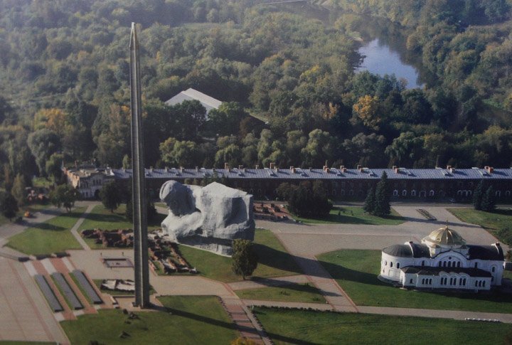 Central part of the memorial.