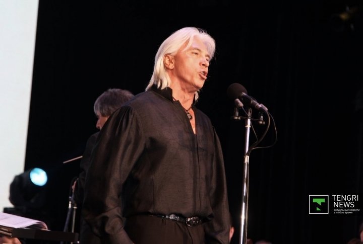 Dmitriy Khvorostovskiy sang for veterans at the 5th charity ball in Almaty. Photo by Aizhan Tugelbayeva©