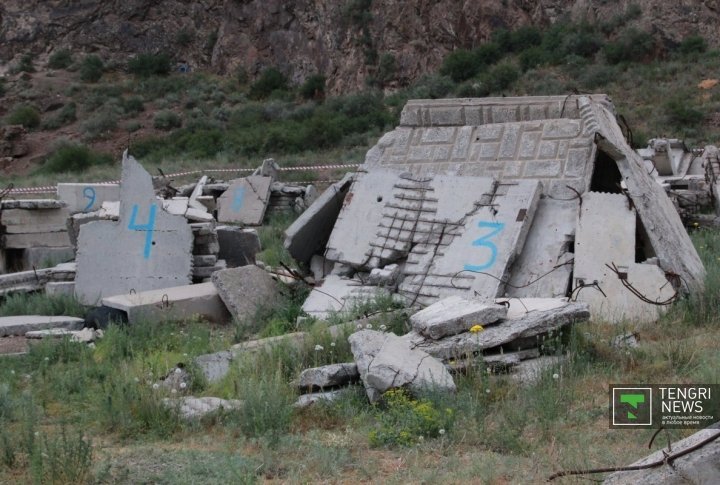 Devastating earthquake stage. Photo by Vladimir Prokopenko©