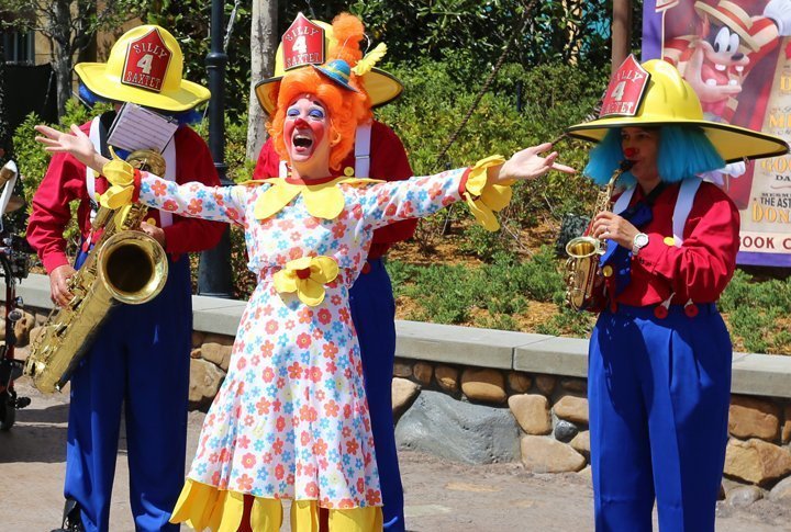 Clowns. Photo by Yaroslav Radlvoskiy©