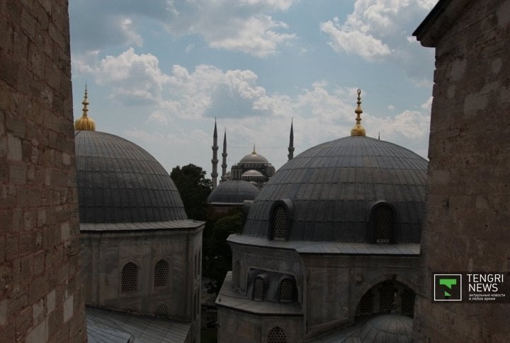 The mosque is considered to be one of the greatest masterpieces of the Islamic and world architecture. Photo by Vladimir Prokopenko©