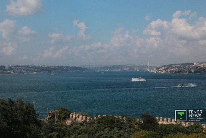 Bosphorus strait. Photo by Vladimir Prokopenko©