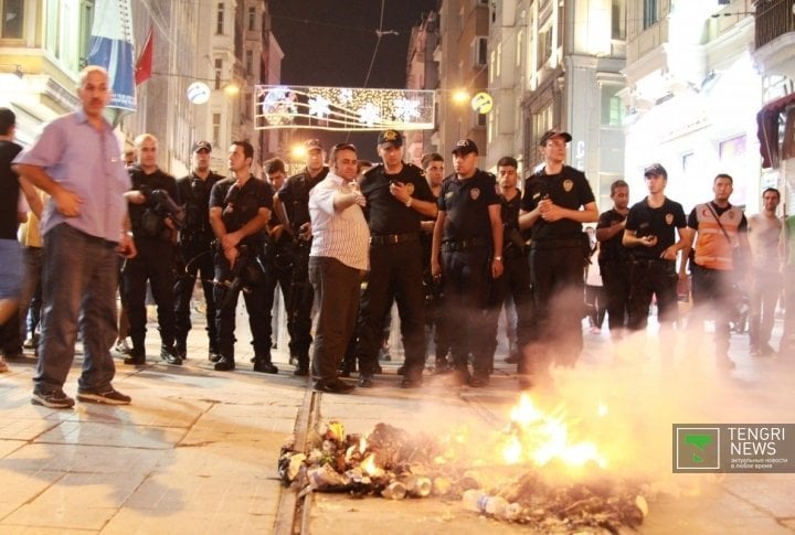 A rally on Istiklal Street. Photo by Vladimir Prokopenko©