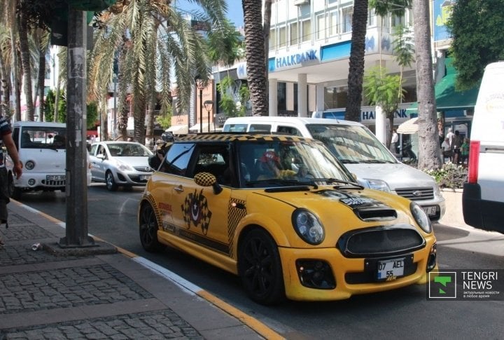 Antalya taxi. Photo by Vladimir Prokopenko©