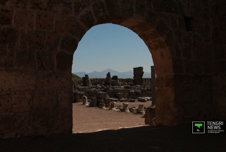 Most of the riuns are the remains of the Roman sauna. Photo by Vladimir Prokopenko©