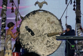 Dariga Nazarbayeva and Akhmetzhan Yessimov opened the music ring of the festival. Photo by Aizhan Tugelbayeva©