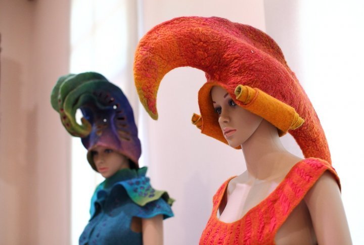 Presentation of felt clothes of Hungarian artist Judit Pocs. ©Yaroslav Radlovsky