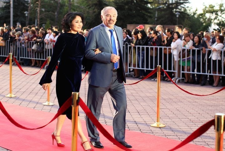 Tungyshbay Zhamankov with his spouse. ©Yaroslav Radlovskiy