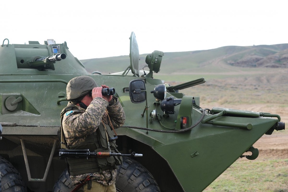 Аэроұтқыр әскерлері толық жауынгерлік дайындықтан өтіп, шартты жауынгерлік іс-қимыл аудандарына жетті.