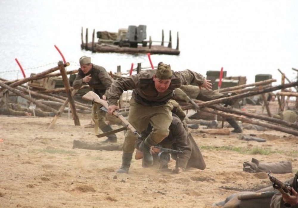 Соғыс қойылымдарының түсірілімі Минскіде өтті. Ол жақта картинаның басты 30 ұрыс қойылымы түсірілді.