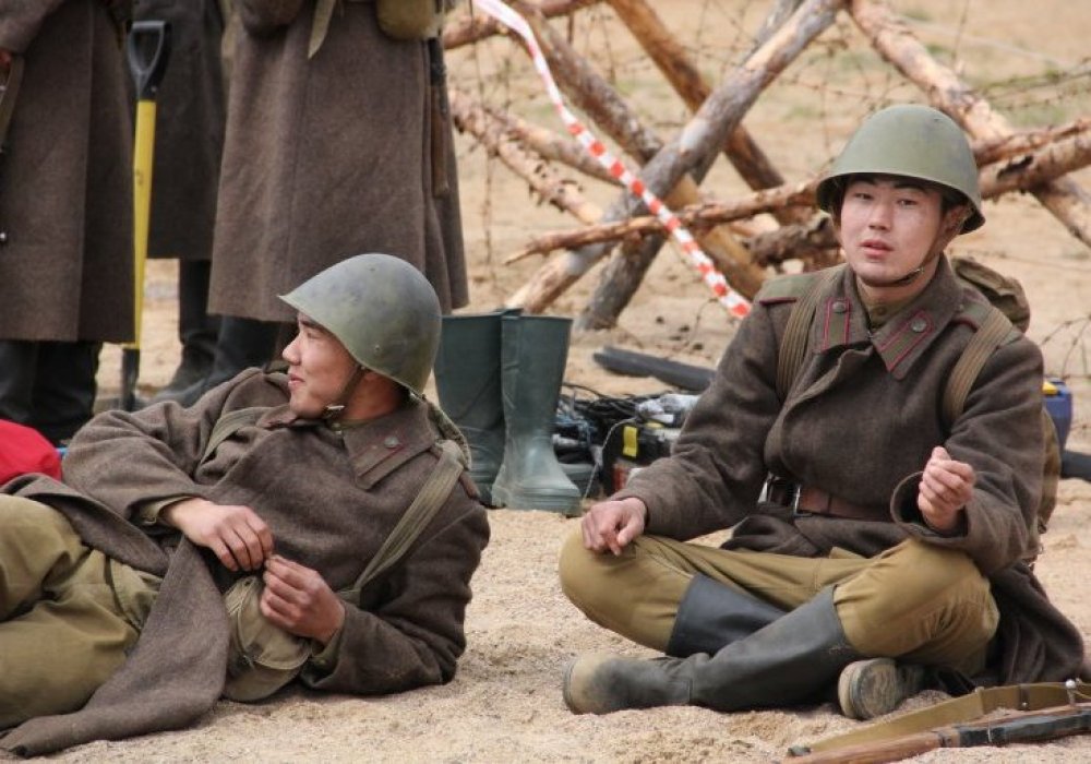 Түсірілім таңертең ерте басталып, кешке дейін жалғасты