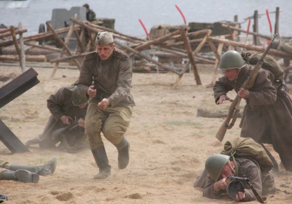 Түсірілім алаңындағы басты нәрсе - тәртіп. Команда неғұрлым тез жиналса, түсірілім күні де соғұрлым жылдам әрі тиімді өтеді