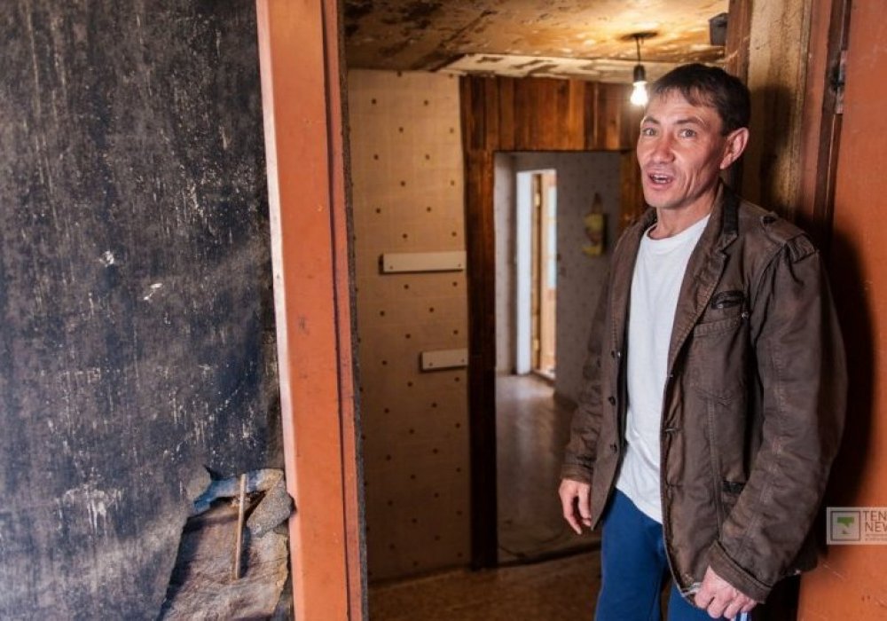 Қайрат Ибрагимов қазір жалға беріп отырған бөлмелерінің бірінде өзі де бір кездері тұрғанын айтты.