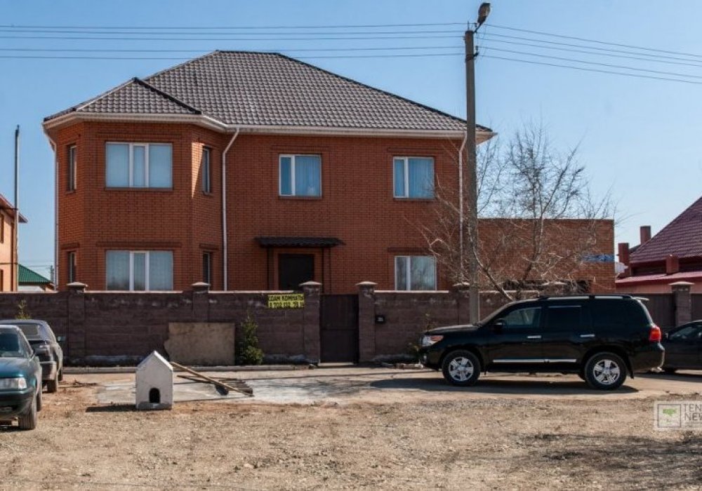 Бұл жатақханалардың бәсекелестері өте көп. Сондықтан олардың иелері мүмкіндігінше клиенттерді өздеріне тартуға тырысады.