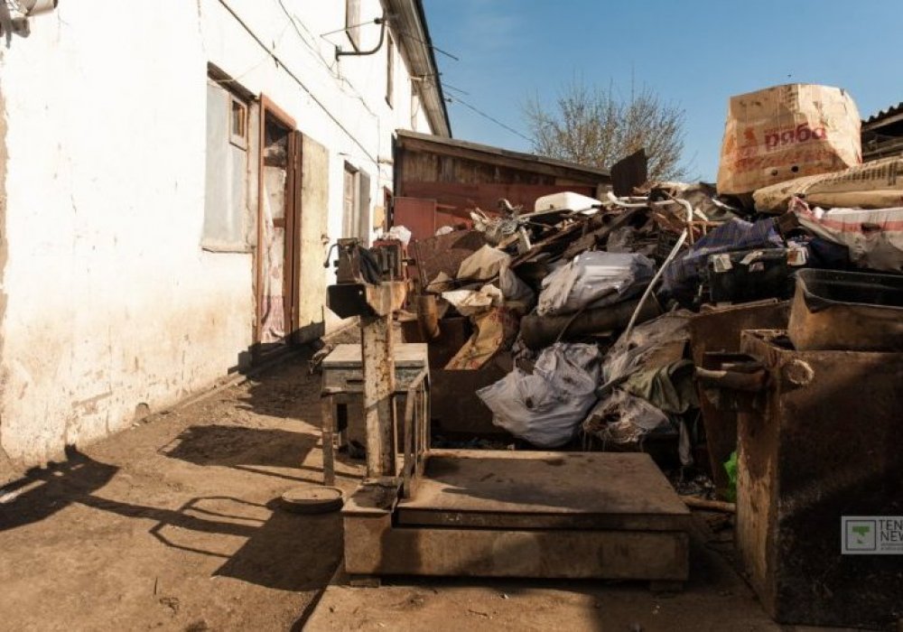 Мұндай бөлмені жалдау қымбат емес. Бірақ бөлмеде еш жағдай жасалмаған.