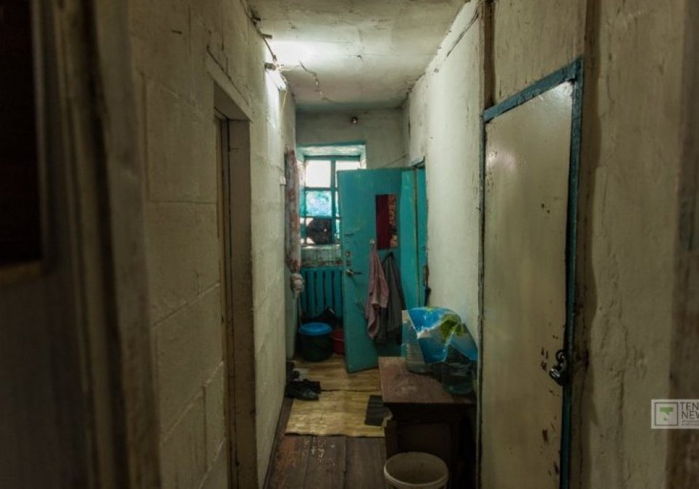 Түсірілім барысында кіреберіс жерде Виктор Цойдың даусы естіліп тұрды.