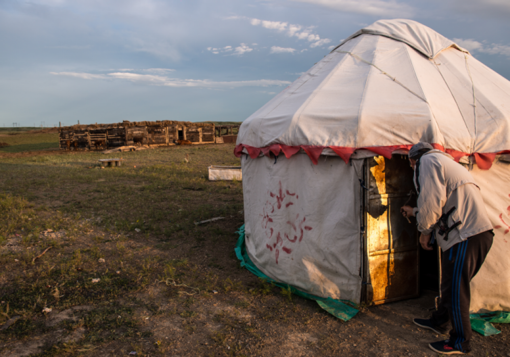 Сондай-ақ, фотограф темірден жасалған киіз үйді байқады. Ол мұндай құрылысты ерекше деп санады.