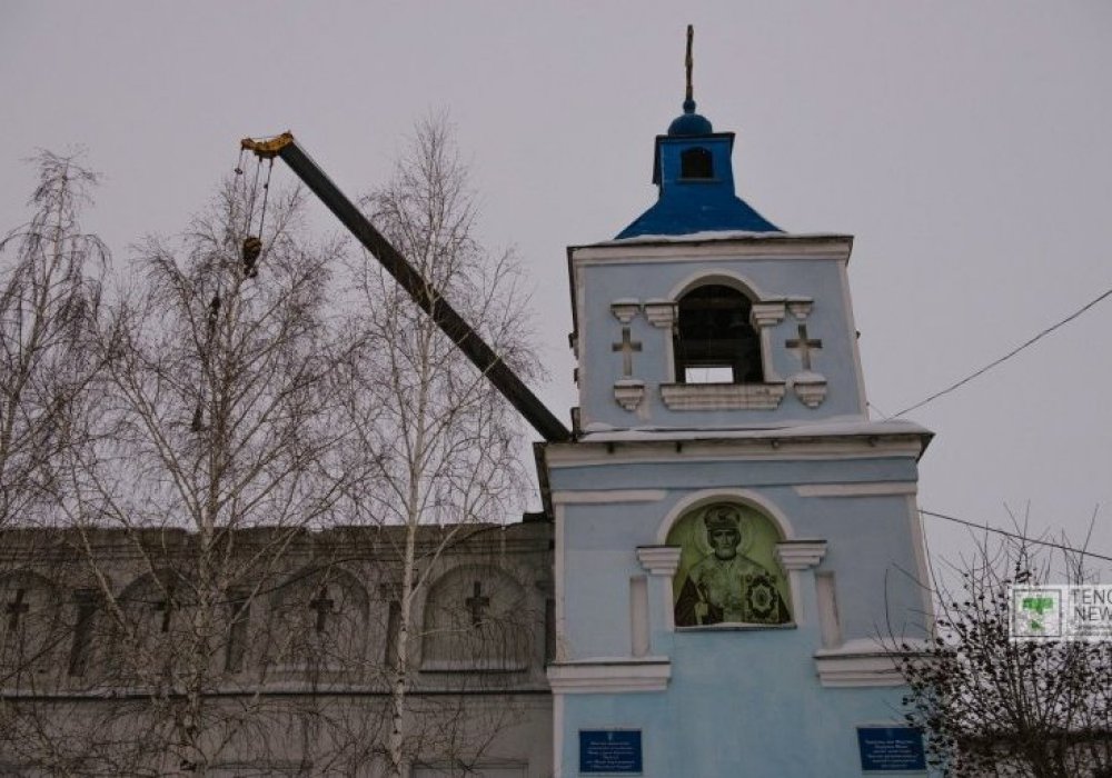 Әкімдікке қарсы Әулие Николь ғибадатхансы орналасқан. Апаттан көз жұмғандарға арнап осы жерде үш күн дұағлар оқылды. 