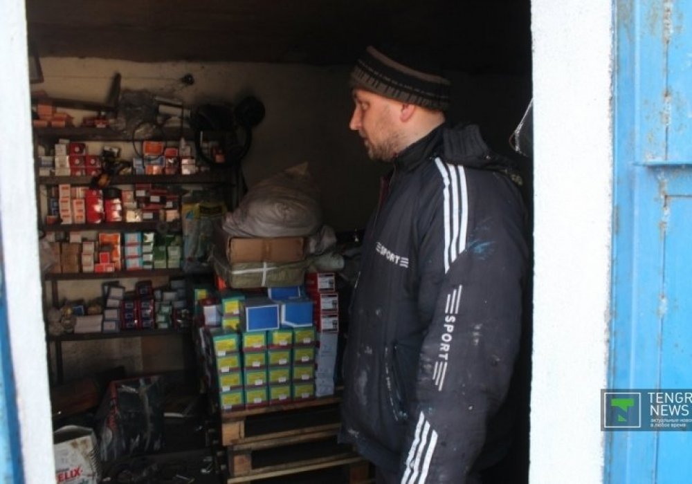 Сергей Дронь - кәсіпкер, оның заты қойылған гаразды су басып қалған. 
Ол қазіргі уақытта залал мөлшерін есептеп жатыр. 
"Жексенбіден дүйсенбіге қараған түні су келе бастады. Судың ағысы қатты болды. Біз басында барлық заттарды жоғарыға көтере бастадық, алайда барлығын көтеріп үлгермедік. Ешкім бізді осыншама деңгейде су басады деп ойламады", - дейді ол.