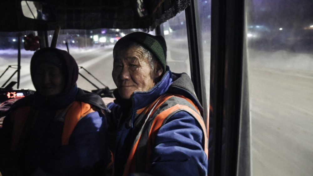 Сондай-ақ ол аяз күндері жұмысшылар тоңып қалмауы үшін жанталасып жұмыс істейтінін атап өтті.